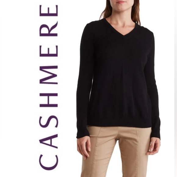 Amicale Cashmere Sweaters - NWOT💝AMICALE Cashmere V-Neck Sweater Size S